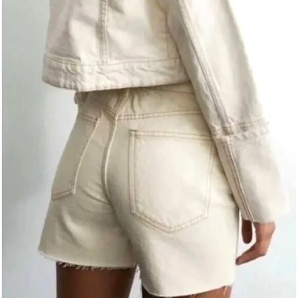 NWT House of Harlow 1960 Women's Ivory High Rise Mom Shorts Size 27 - Picture 1 of 12